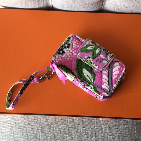 Vera Bradley Handbags - Vera Bradley wristlet bag